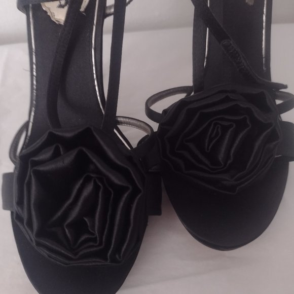 MAX STUDIO Black Satin heels - Picture 1 of 6